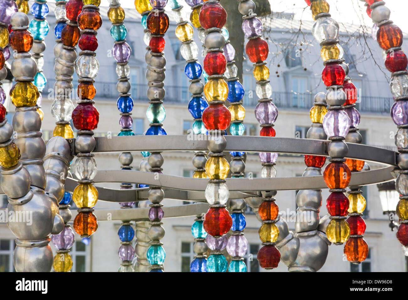Otoniel Künstler arbeiten an Louvre Palais royal Metro Station "Kiosque des Noctambules" Kiosk der Nacht Wanderer Stockfoto
