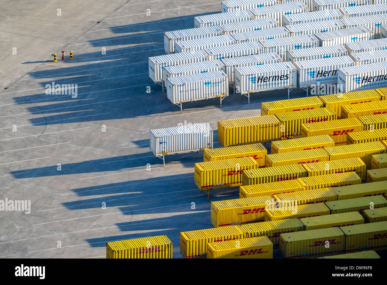 Luftaufnahme, DHL und Hermes Container im Hafen Hamm, Nordrhein-Westfalen,  Deutschland Stockfotografie - Alamy