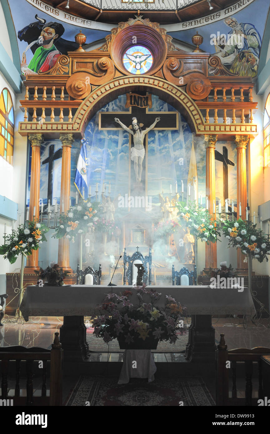 Das Innere der Kirche in Konzeption de Ataco in El Salvador Stockfoto