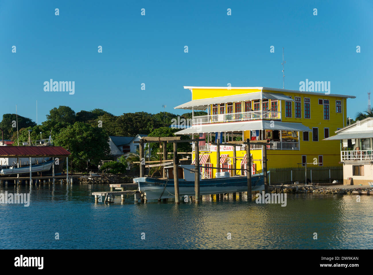 Gebäude an der Waterfront Utila Bay Islands Honduras Stockfoto