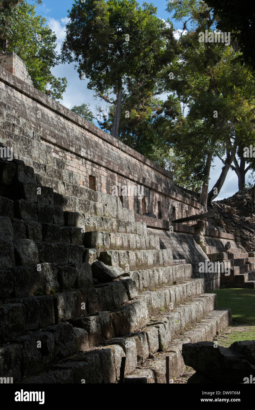 Maya-Ruinen in einer Ausgrabungsstätte Copan Copan Ruinas Honduras Stockfoto