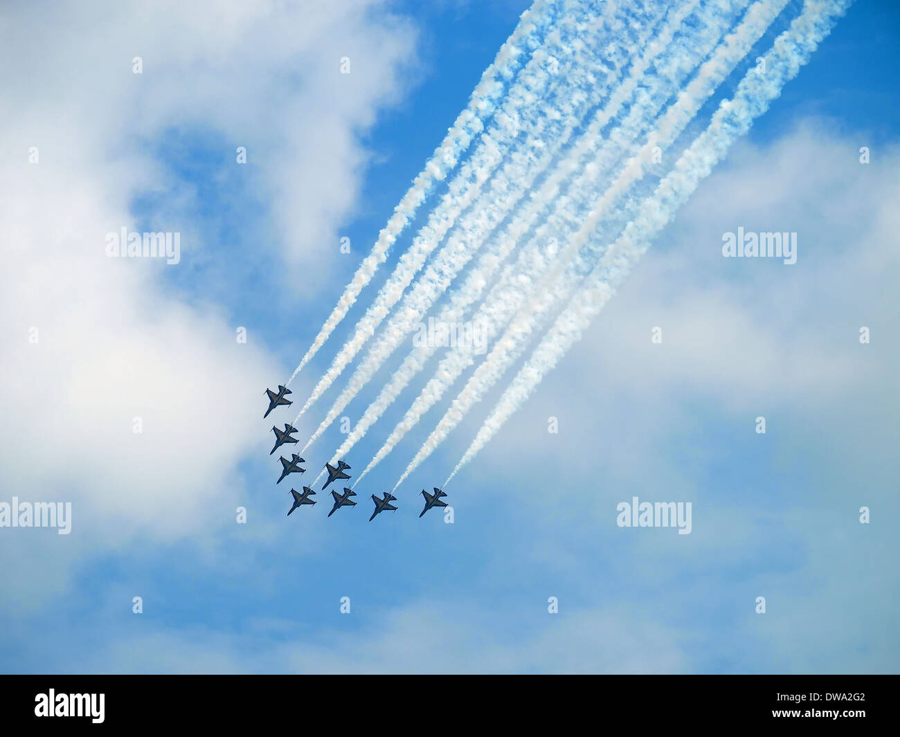 Die ROKAF Black Knights aerobatic team spannende Besucher auf der 2014 Singapore Airshow mit seiner hohen Präzision Manöver Stockfoto