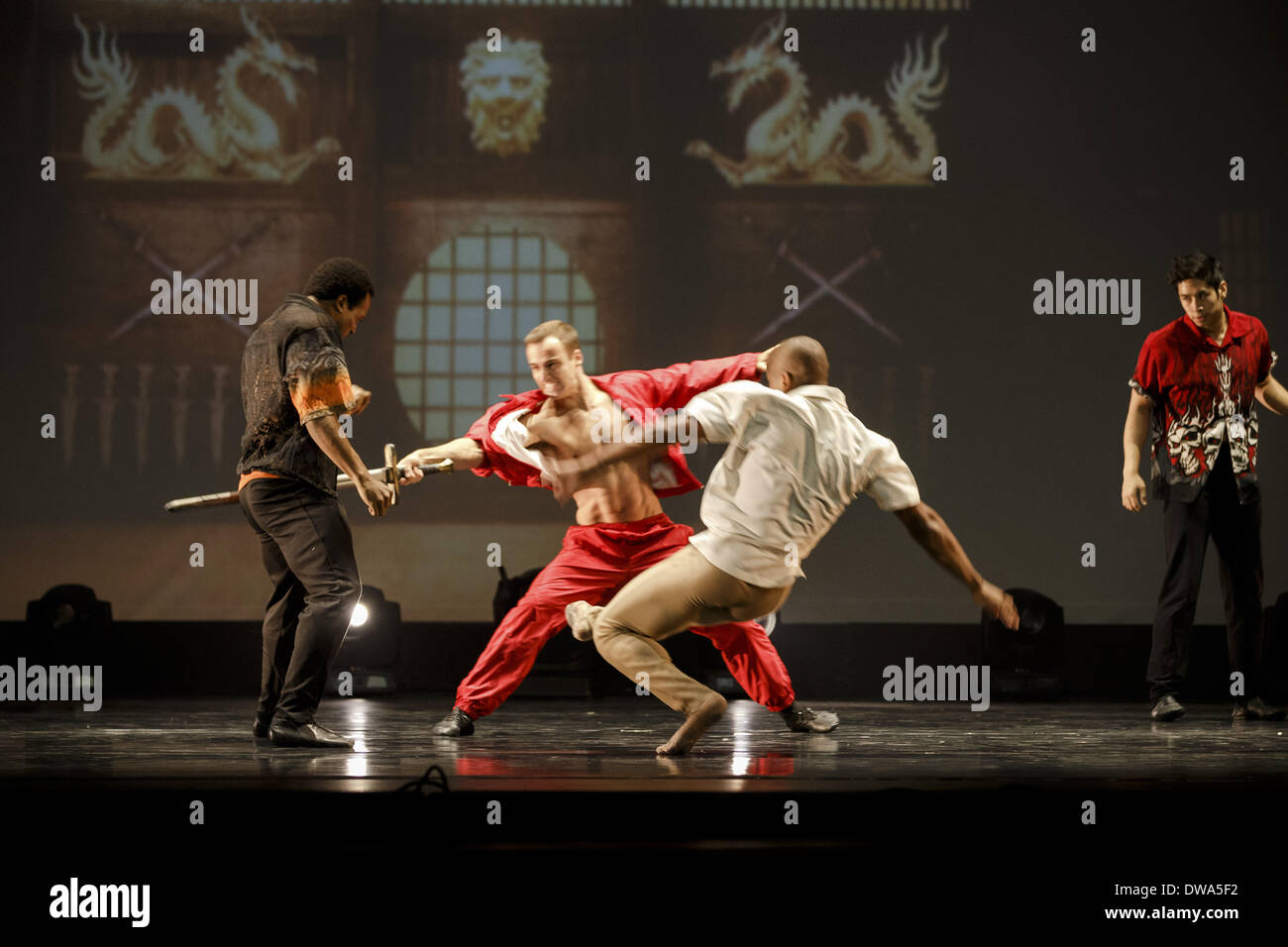 Berlin, Deutschland. 4. März 2014. Rasta Thomas' Romeo und Julia - vom 04.03 bis die 09.03.2014 soll das klassische Rock-Ballett "Romeo und Julia" von Rasta Thomas und Adrienne Canterna gesehen, bereits bekannt durch ihre Produktion "rock The Pressen", in der Admiral-Palast in Berlin. Reynaldo Paganelli/NurPhoto/ZUMAPRESS.com/Alamy © Live-Nachrichten Stockfoto
