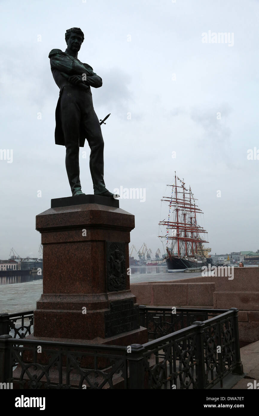 St. Petersburg, Russland. 4. März 2014. Renovierte weltweit größte vier-Mast-Segelschule "Sedov" geht zum Meer 4. März 2014 in St. Petersburg. Während die Reise auf dem Schiff werden, mehr als 200 Kadetten der maritimen Ausbildungseinrichtungen in Russland Praxis. © Andrey Pronin/ZUMAPRESS.com/Alamy Live-Nachrichten Stockfoto