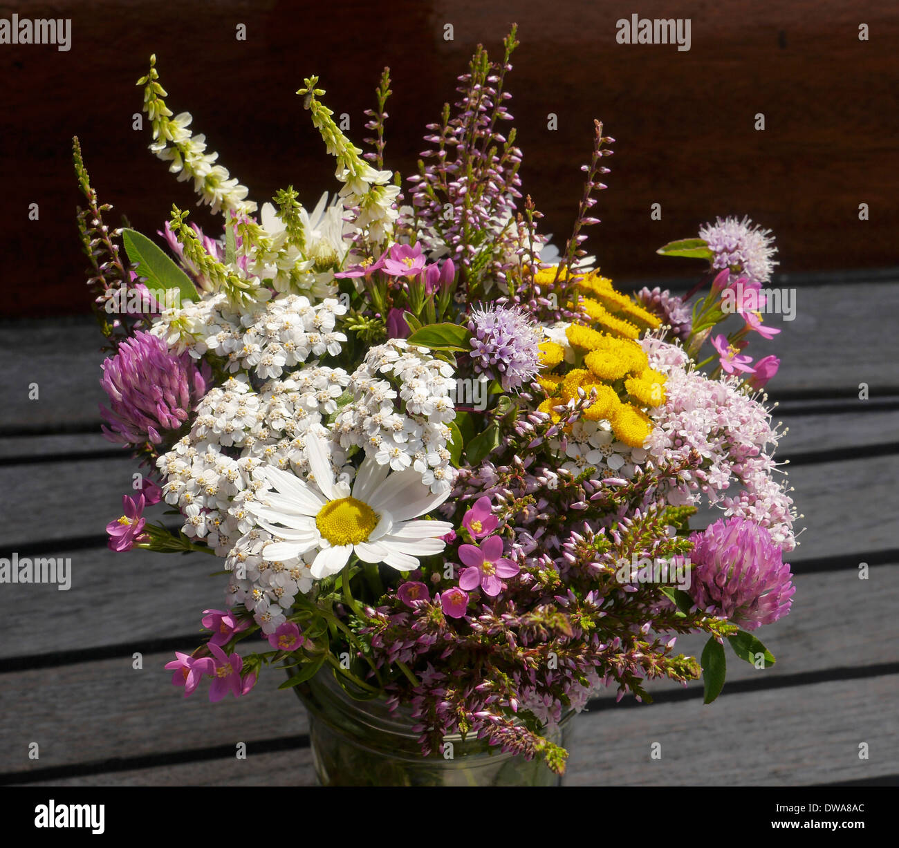 bunter Blumenstrauß Stockfoto