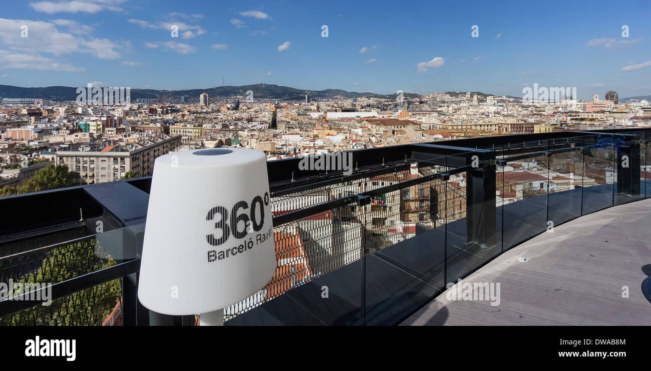 Roof Top Bar 360 von Barcelo Raval, Panoramablick auf Barcelona Stockfoto