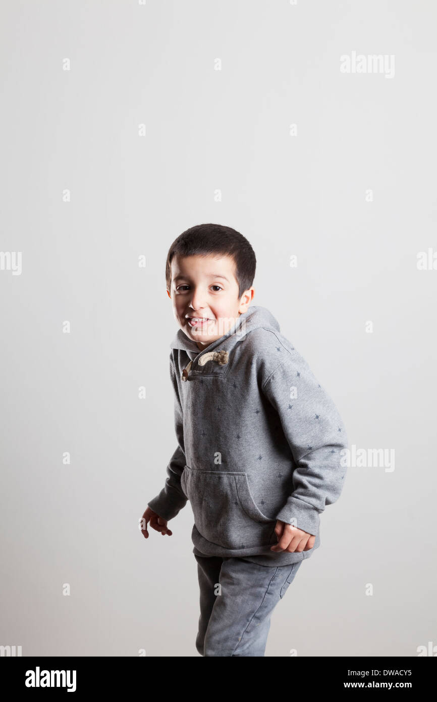 Lächelnder Junge, 6 Jahre alt Stockfoto