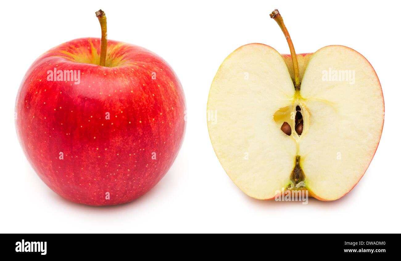 Ganze und Querschnitt der roten Apfel, zeigt Pips und Kern. Isoliert auf weißem Hintergrund. Stockfoto