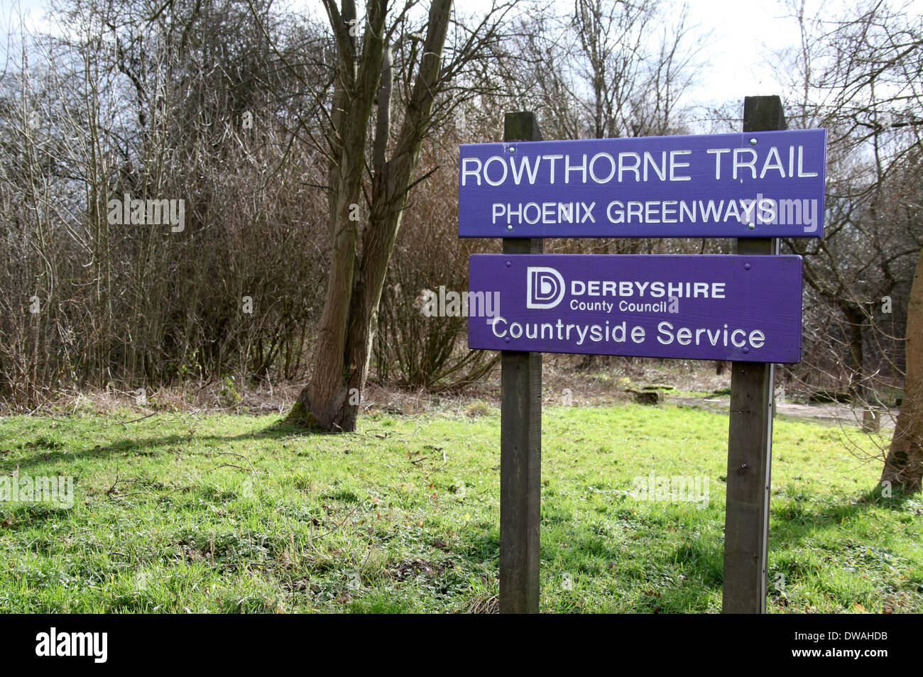 Rowthorne Trail-Zeichen in der Natur in Derbyshire Stockfoto