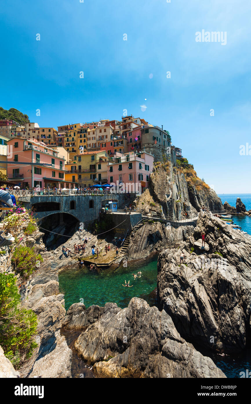 La Spezia, Italien, Ligurien, Cinque Terre, Manarola, Blick zum Dorf Stockfoto
