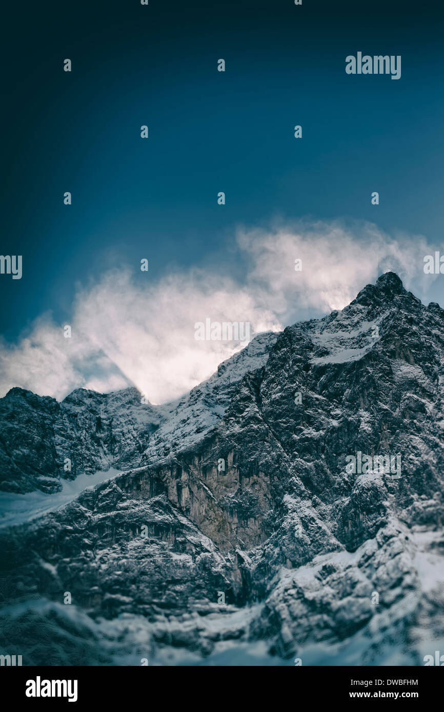 Österreich, Tirol, Karwendel, Blick auf die Schnee bedeckten Spritzkarspitze Stockfoto