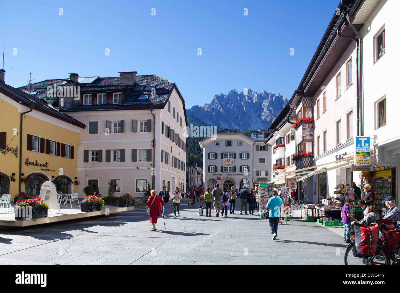 Italien, Südtirol, Innichen, Altstadt mit Marktplatz Stockfoto