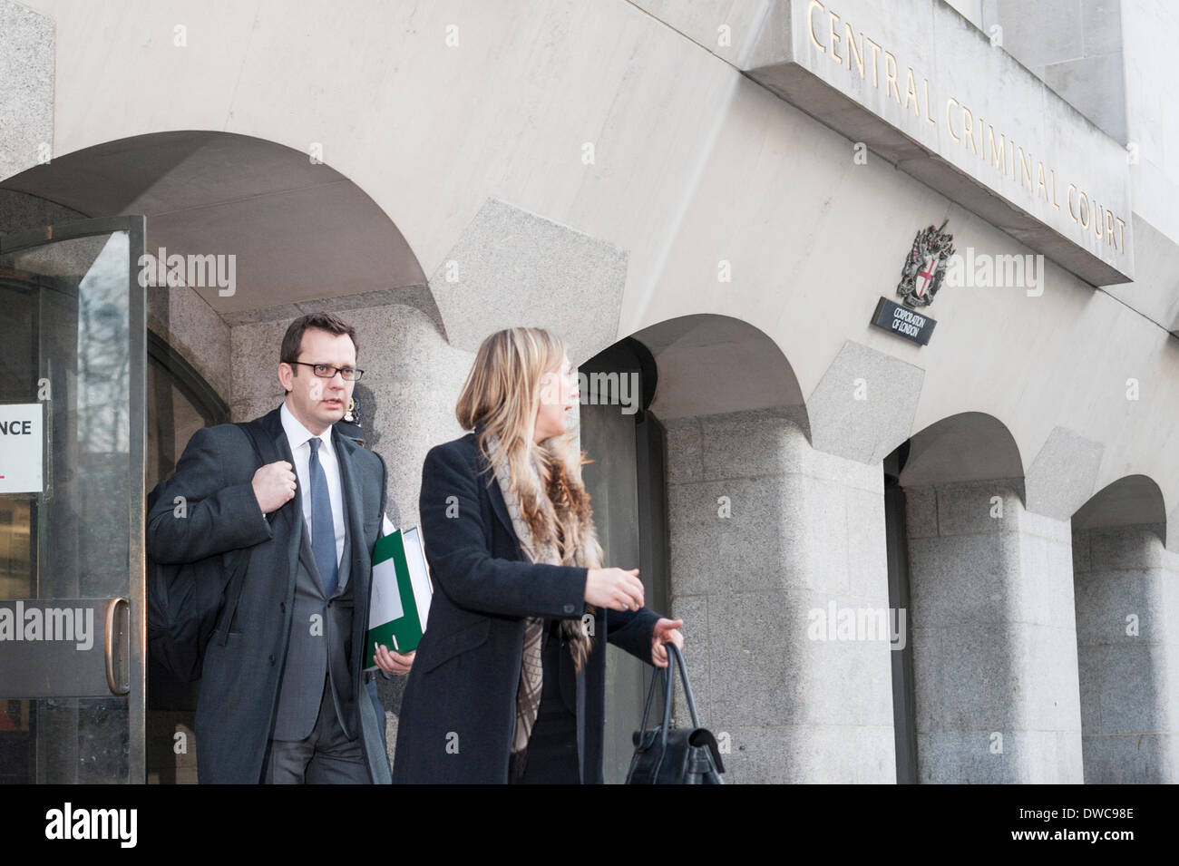 London, UK. 5. März 2014. Old Bailey, London, UK. ANDY COULSON verlässt nach dem Ende des einen weiteren Tag auf dem Telefon hacking Testversion Old Bailey. Im Bild: Andy Coulson. Bildnachweis: Lee Thomas/Alamy Live-Nachrichten Stockfoto