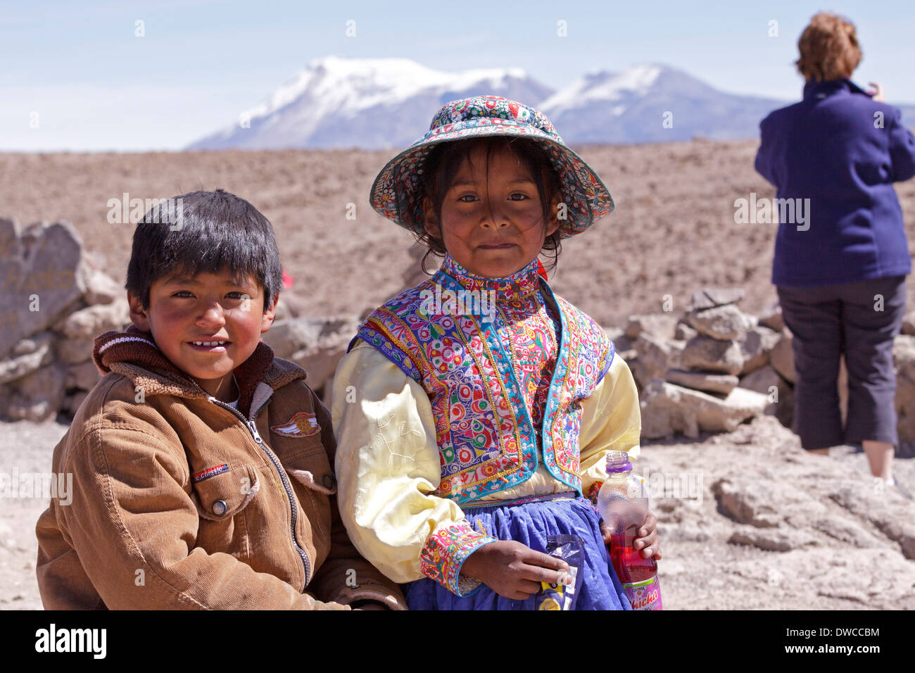 Kinder, Pata Pampa Pass, Cordillera de Ampatos, Peru, Südamerika Stockfoto