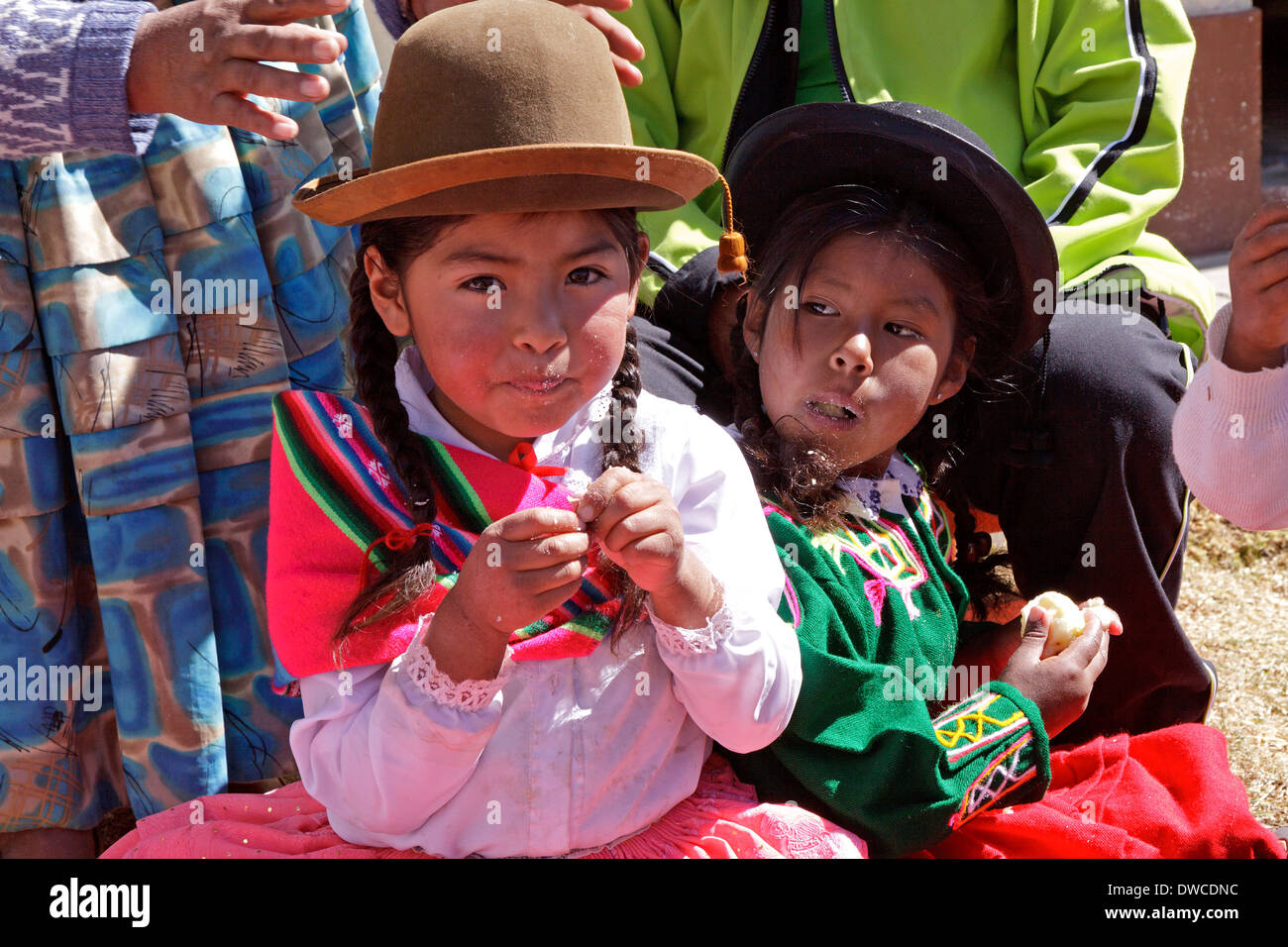 Kinder in einem Kindergarten in der Nähe von Juli, Puno, Peru, Südamerika Stockfoto