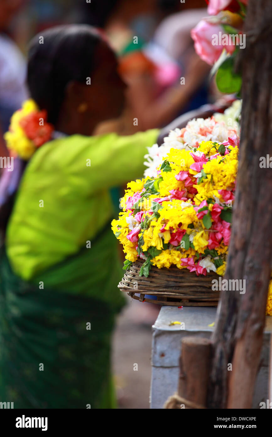 Blumengirlanden für hinduistische fromme Zeremonie Stockfoto