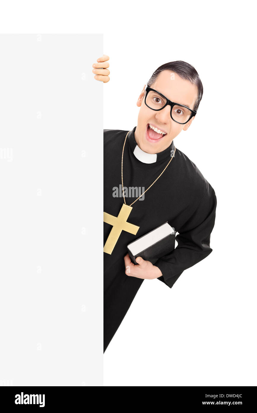 Katholische Pfarrer hinter Blindplatte Stockfoto