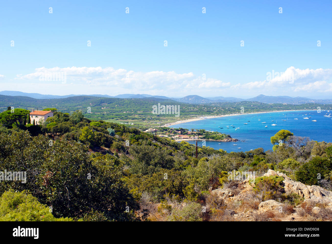 Ansicht der Plage de Pampelonne St Tropez Frankreich von Phare de Camarat Stockfoto