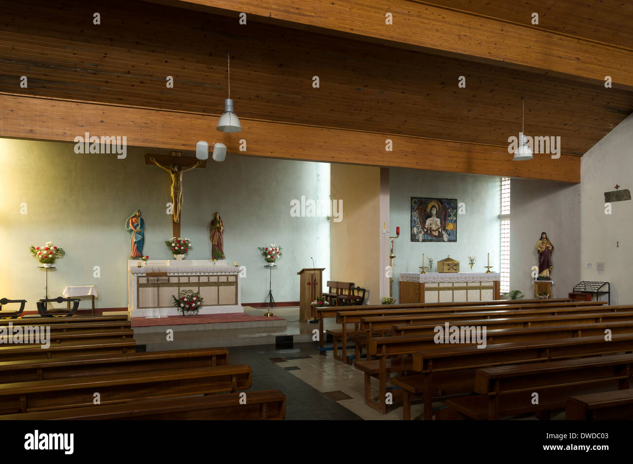 Innenraum der Kirche der Madonna der Schmerzen bei Garrynamonie, South Uist, Western Isles, Schottland, Vereinigtes Königreich Stockfoto