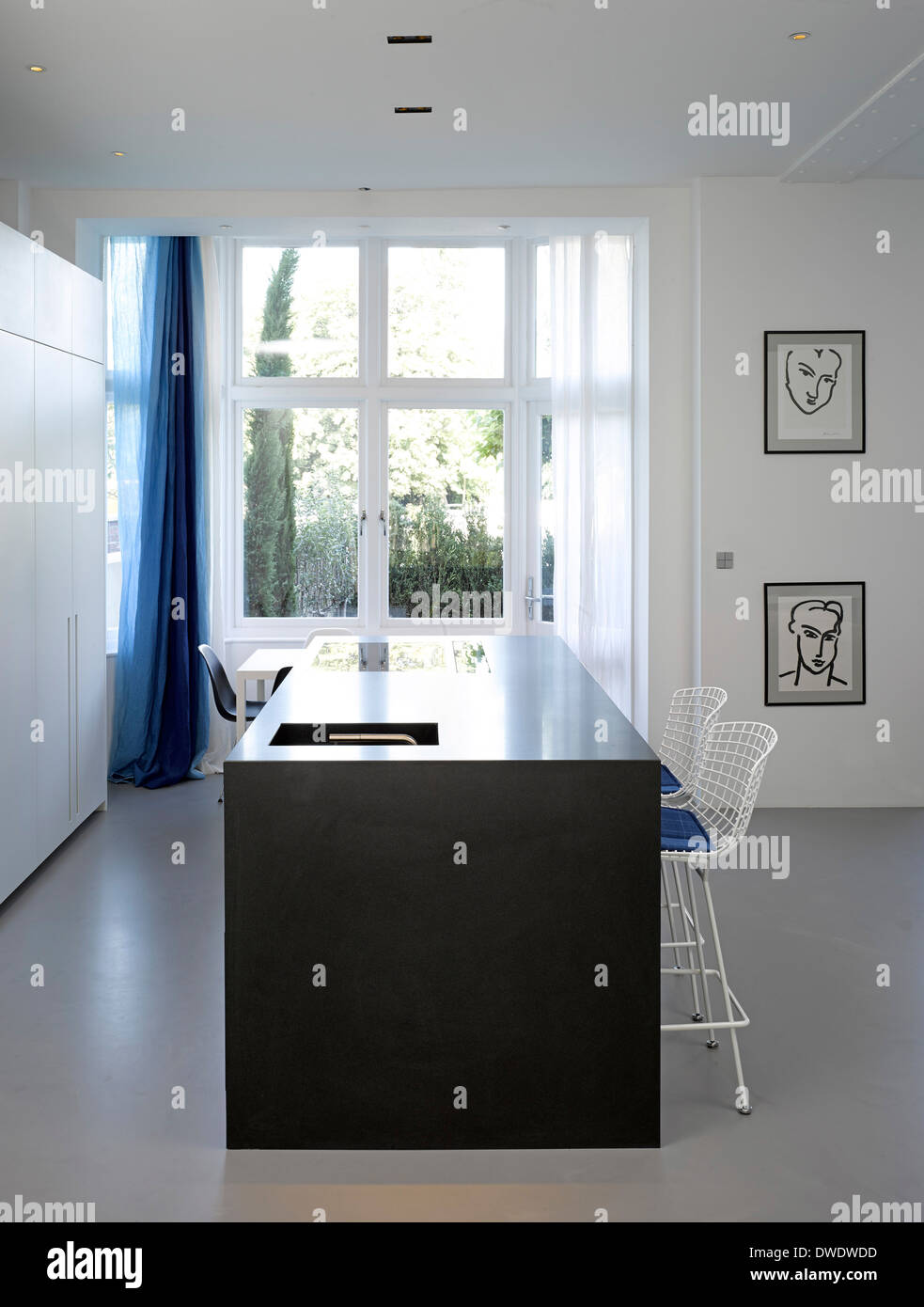 Bahnhof Straße Henley, Henley, Vereinigtes Königreich. Architekt: Giles Hecht Architekten und Innenarchitekten, 2013. Küchenbereich. Stockfoto