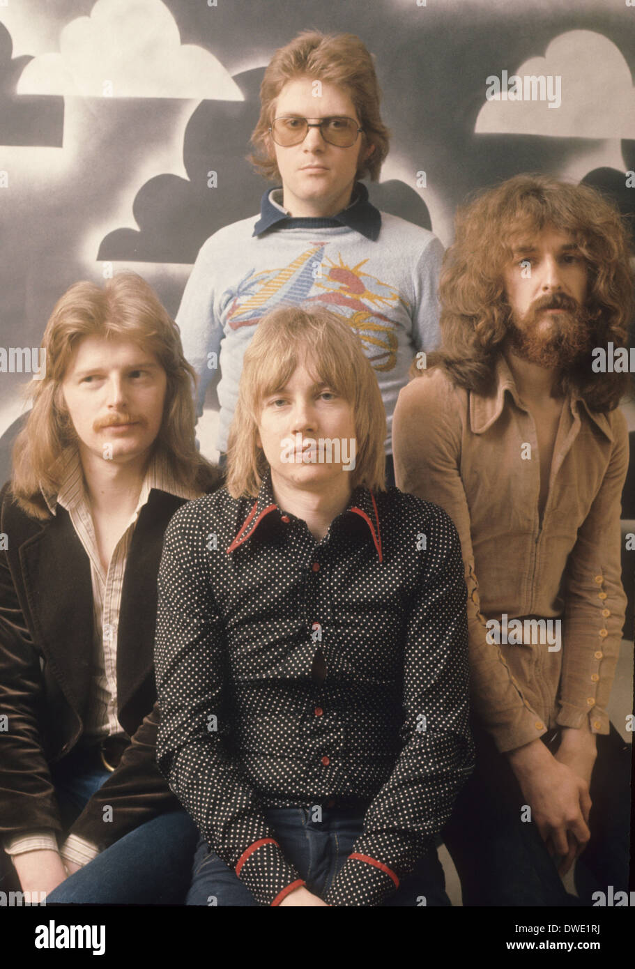 BARCLAY JAMES HARVEST Englisch Rockgruppe über 1976 von links: mit John Lees sitzend, Mitte und rechts Les Holroyd Stockfoto