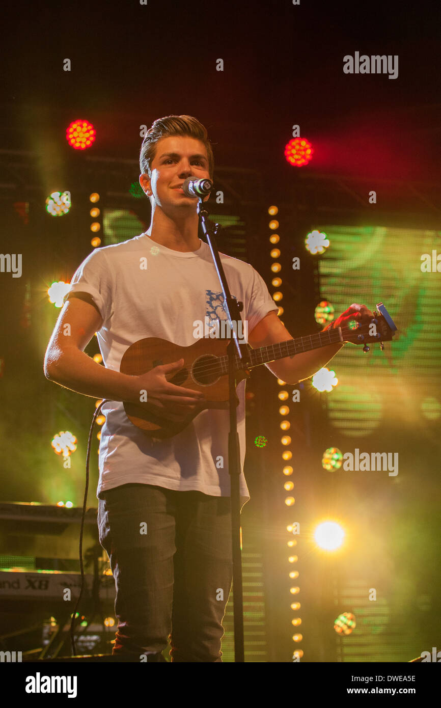 Liebenswerte Schurken, die live auf der Chilfest 2013, gig Tring, Hertfordshire, live-Musik, Stockfoto