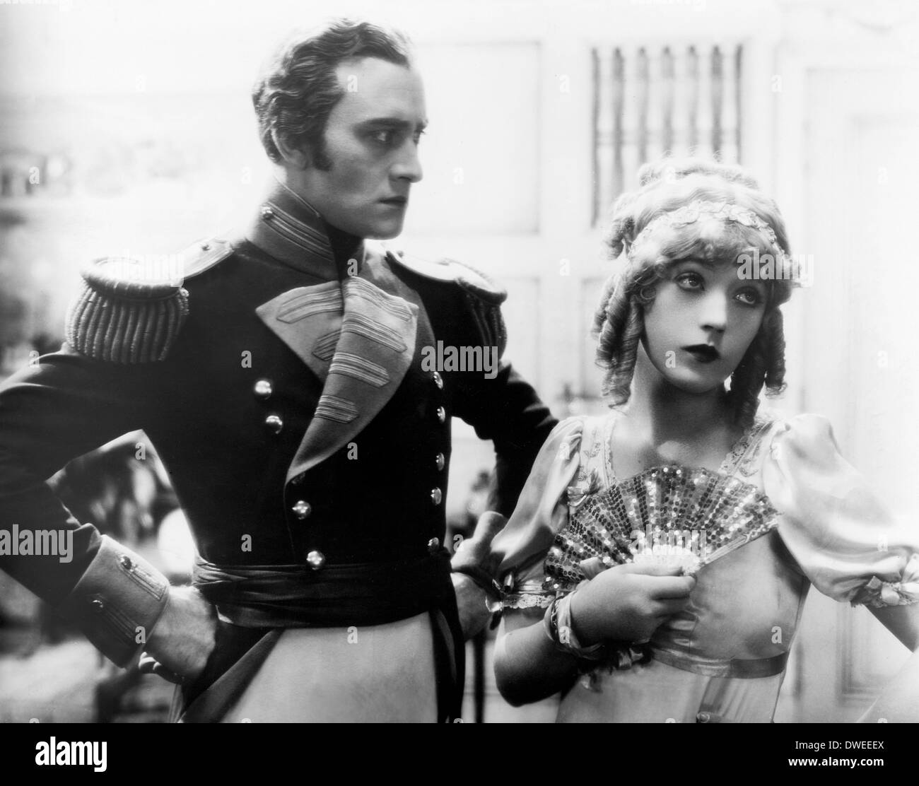 Conrad Nagel und Marion Davies, am Set des Stummfilms, "Quality Street" unter der Regie von Sidney Franklin, 1927 Stockfoto