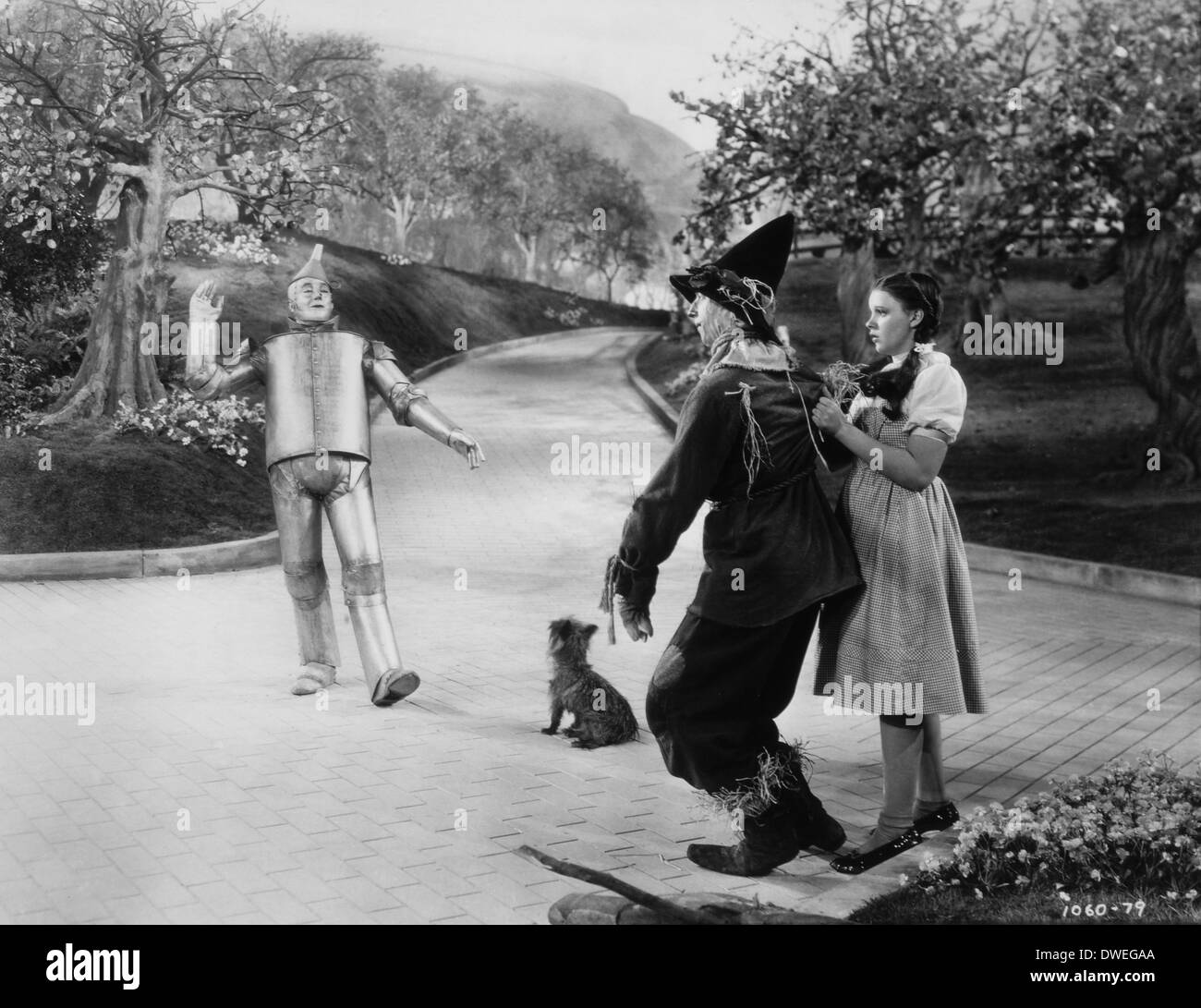 Judy Garland, Strahl Bolger und Jack Haley, am Set des Films "The Wizard of Oz", 1939 Stockfoto