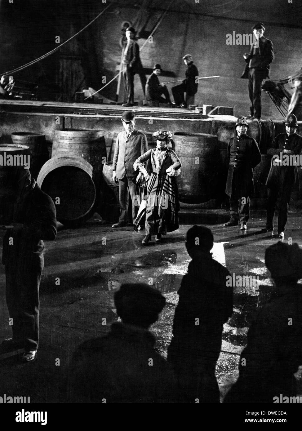 Valeska Gert, am Set des Films "Die Threepenny Oper (Würfel Dreigroschenoper)" unter der Regie von G. W. Pabst, 1931 Stockfoto