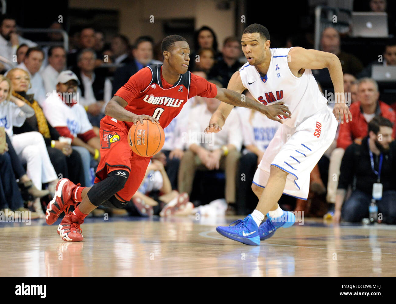 5. März 2014: Louisville Cardinals weiterleiten Terry Rozier #0 bei einer NCAA Basketball-Spiel zwischen der University of Louisville Cardinals und die Southern Methodist University Mustangs im Moody Coliseum in Dallas, TX Louisville besiegte Southern Methodist 84-71 Stockfoto
