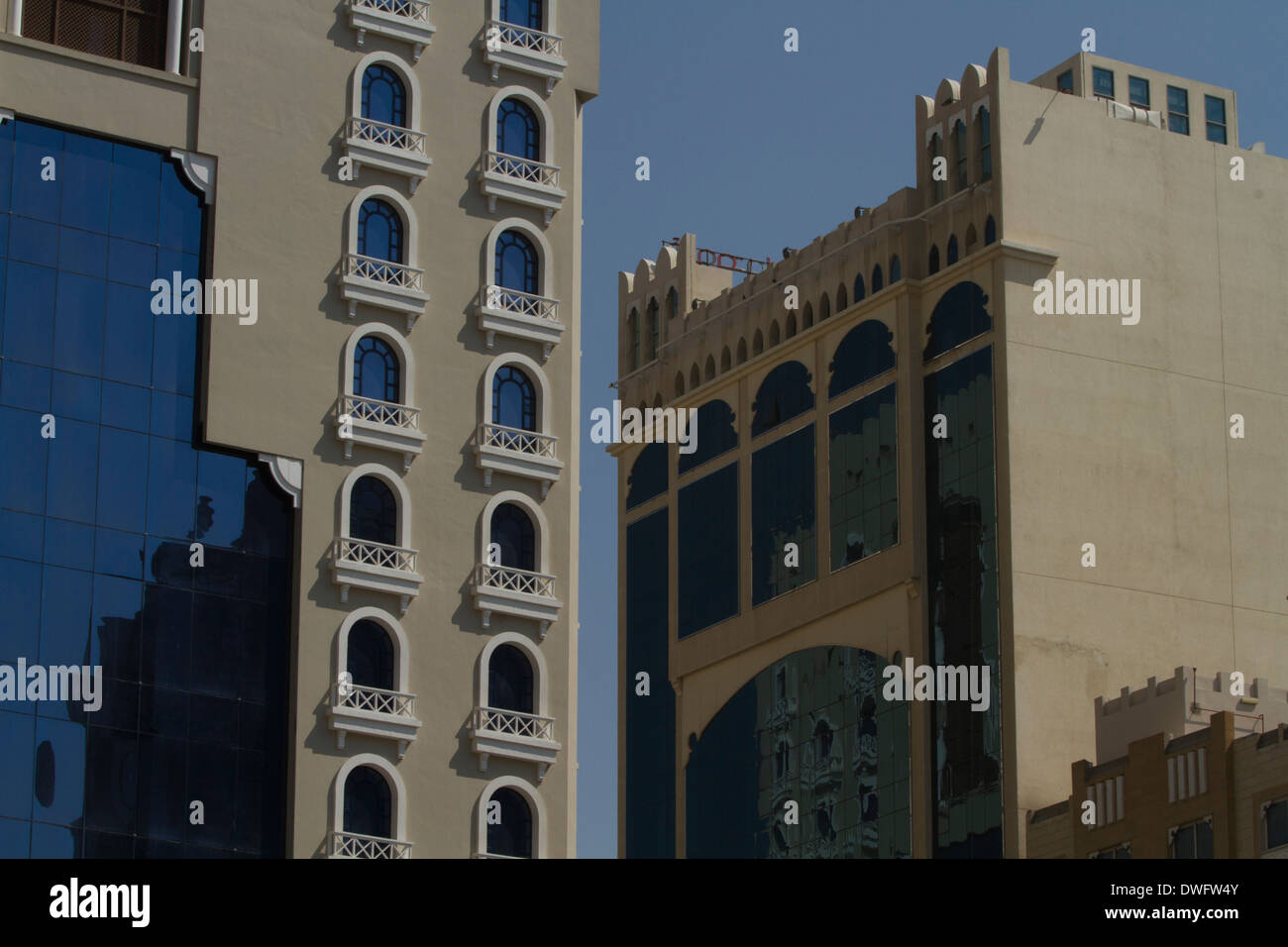 Katar-Stadt Wolkenkratzer moderne traditionelle Glastürmen Stockfoto