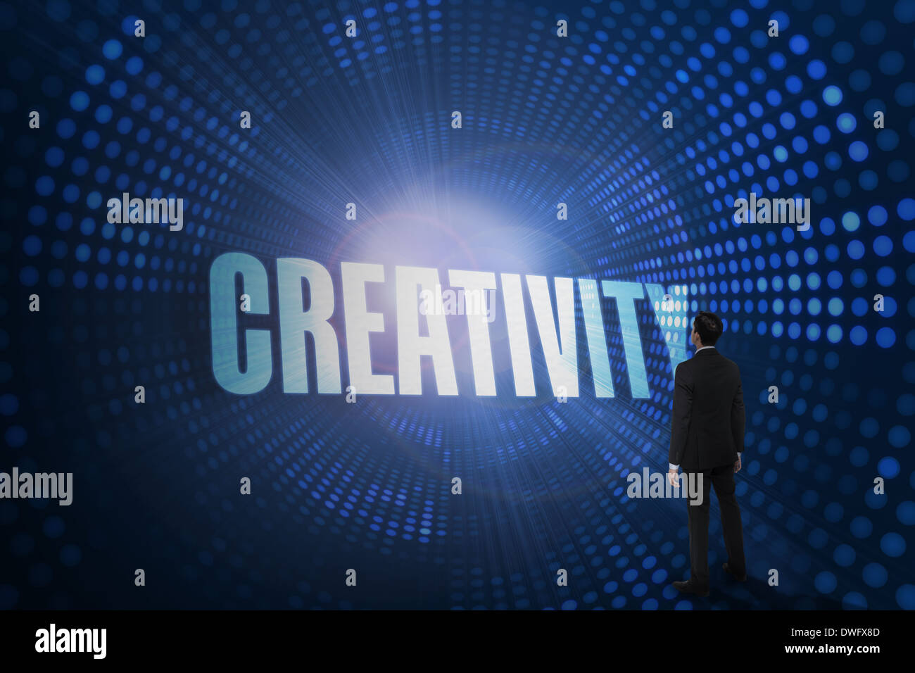 Kreativität gegen futuristische gepunkteten blauen und schwarzen Hintergrund Stockfoto