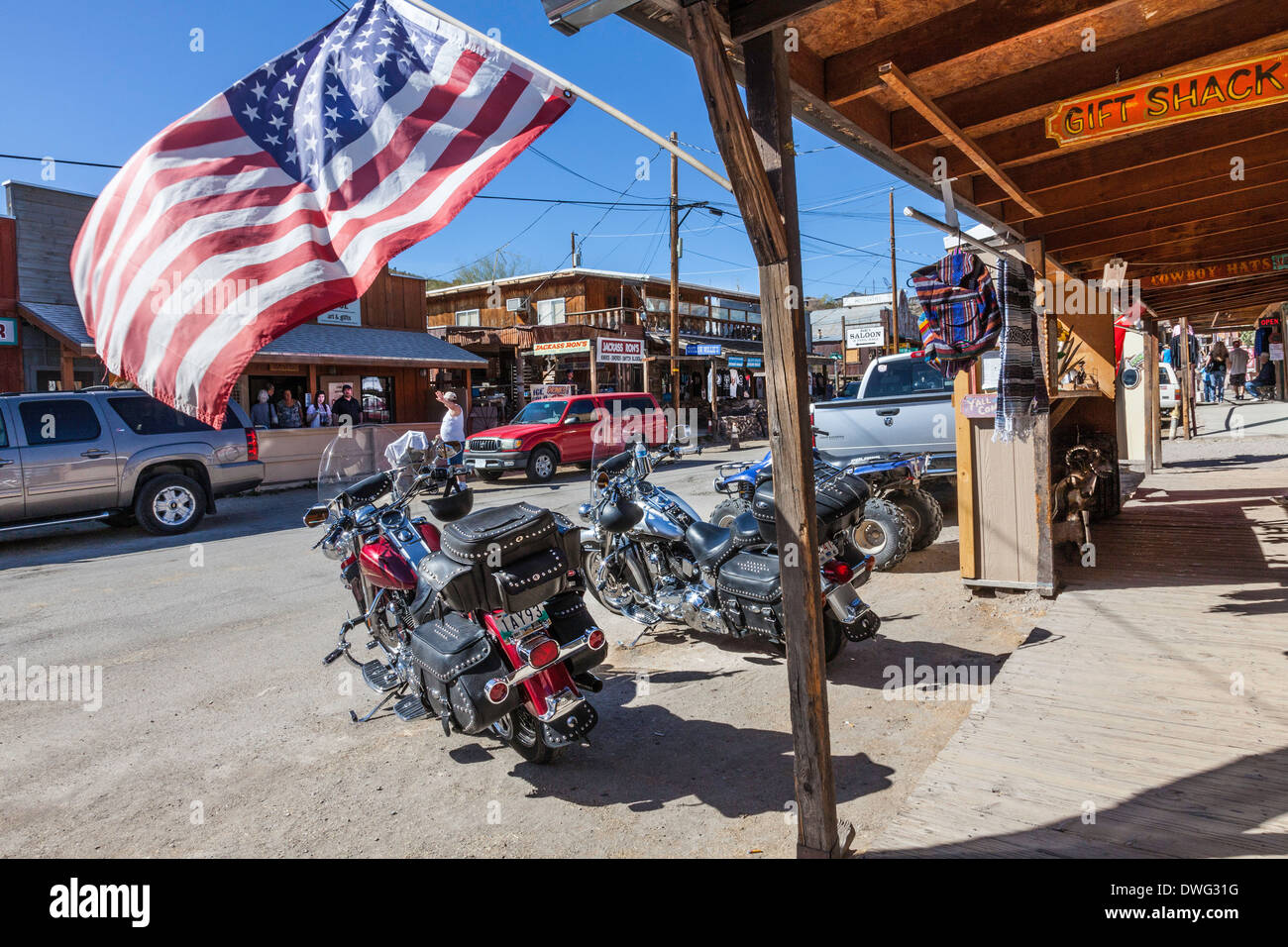 Harley Motor Bike im wilden Westen Cowboy Stadt Oatman, Arizona, USA, Amerika, über die Geschichte der Route 66 berühmt für Schießereien Stockfoto