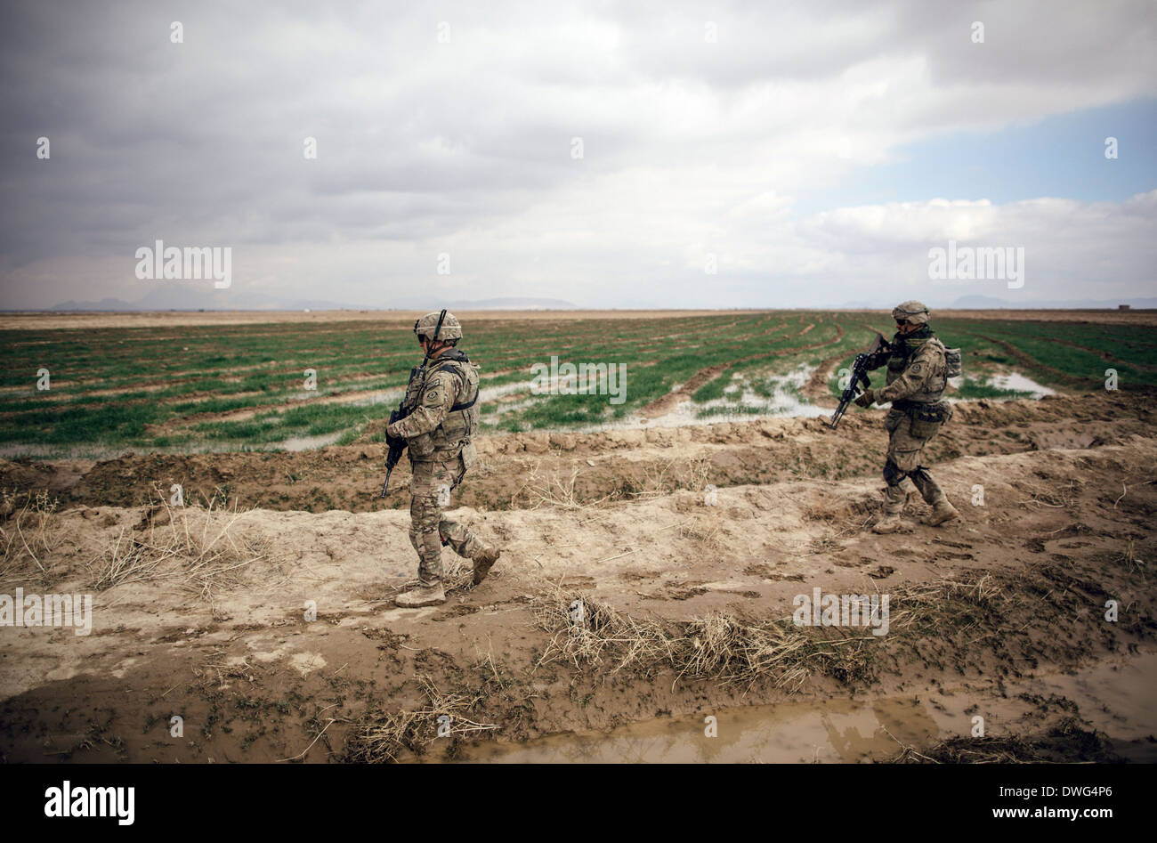 US-Armeesoldaten während einer Aufklärung patrouillieren im Rahmen der Operation Alamo Scout 12. Februar 2014 in der Provinz Kandahar, Afghanistan. Stockfoto