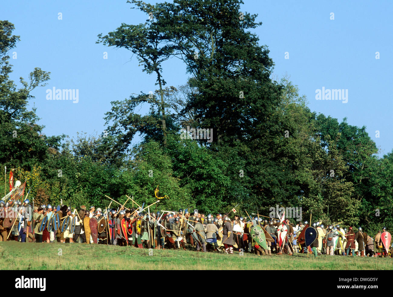 Nachstellung der Schlacht von Hastings, sächsischen und normannische Krieger, Battle Abbey, Sussex England UK berühmte Schlachten Stockfoto