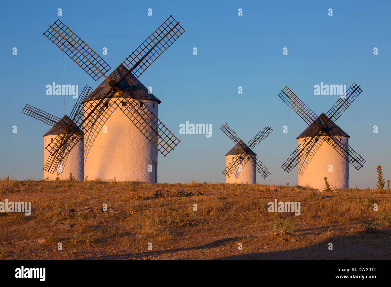 Windmühlen von Campo de Criptana in der Region La Mancha in Zentralspanien. Stockfoto
