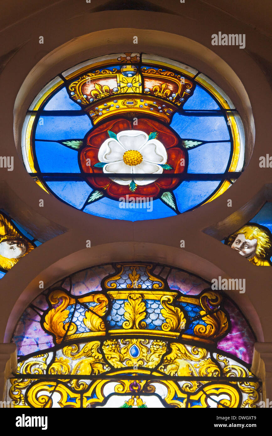 London, stieg Battersea A Tudor im Ostfenster 1631 in Str. Marys Kirche Stockfoto