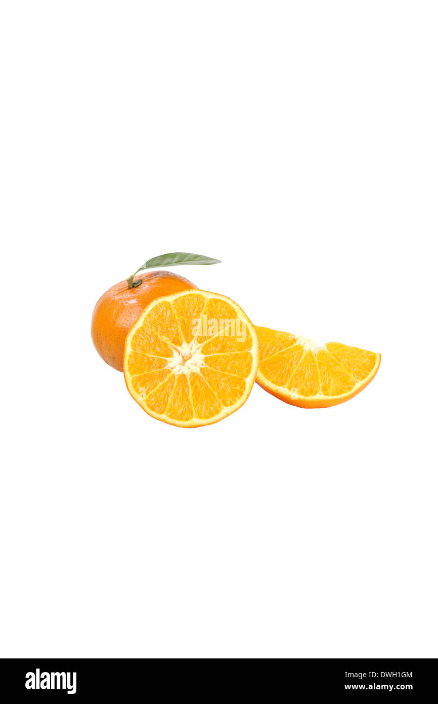 Mandarin-Orangen isoliert auf weißem Hintergrund. Stockfoto