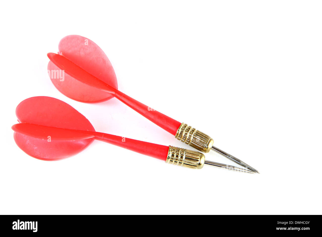 Red Darts isoliert auf weißem Hintergrund. Stockfoto