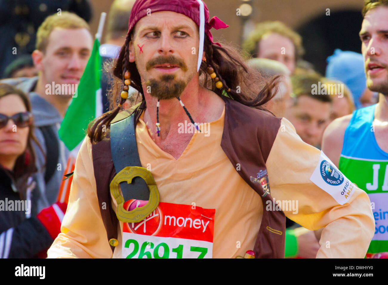 Läufer in den Virgin London Marathon 2013. © Graham Eva/Alamy Stockfoto
