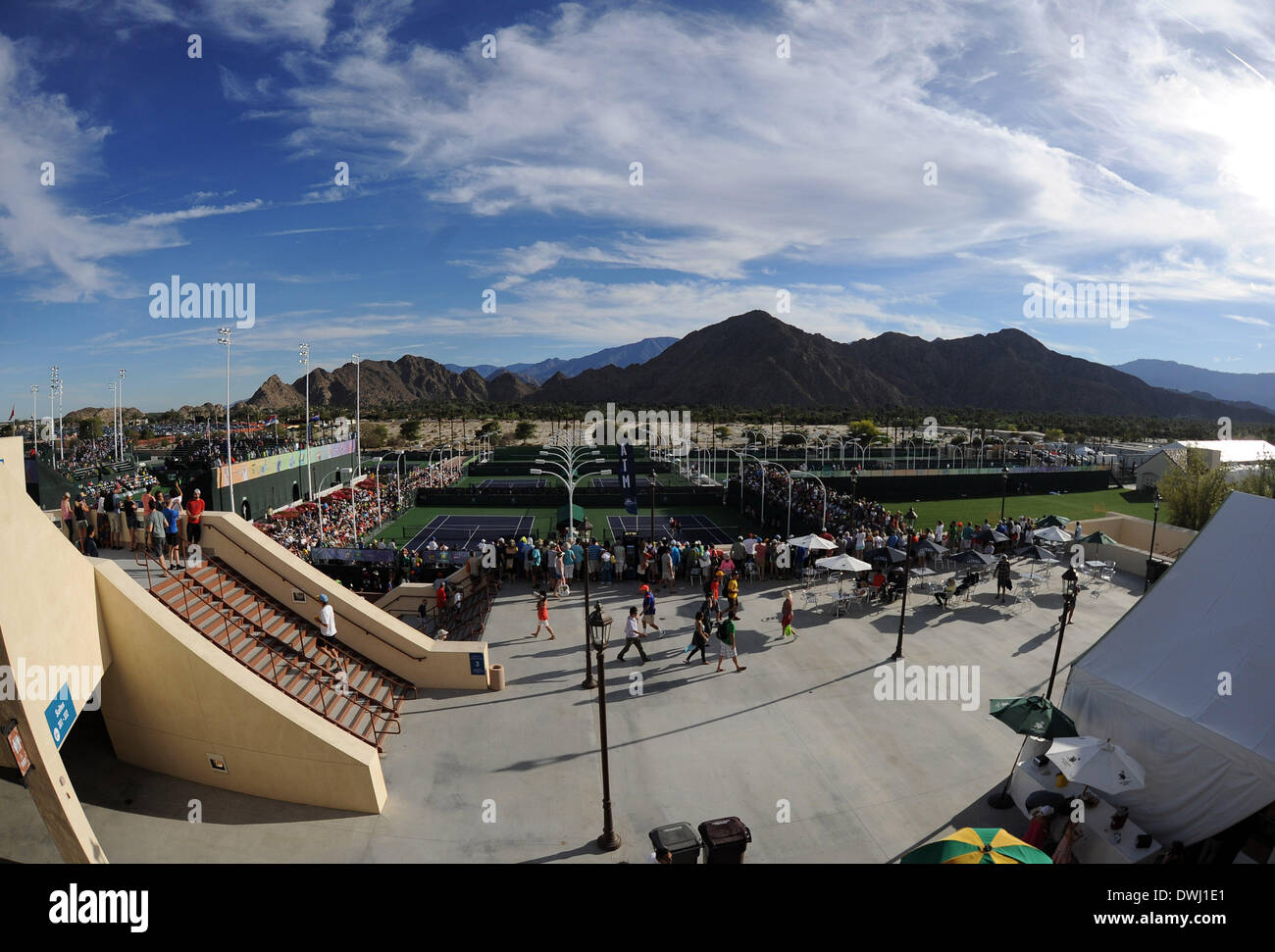 Indische Brunnen, Kalifornien, USA. 9. März 2014, Indian Wells, Kalifornien: Eine Weitwinkel-Ansicht während der BNP Paribas Open in Indian Wells Tennis Garden in Indian Wells, Kalifornien John Green/CSM/Alamy Live News Stockfoto