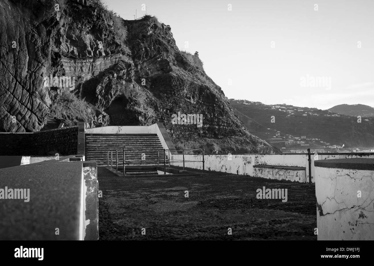 Ponta Sol alte Werft, auf der Insel Madeira, vor dem Sonnenaufgang. Stockfoto