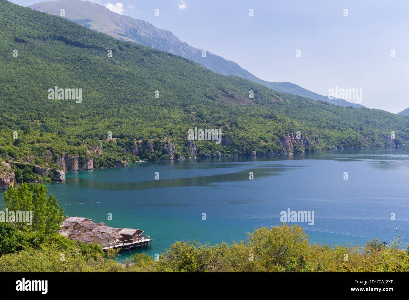 Bucht von Knochen und Museum auf dem Wasser, Ohrid, Mazedonien Stockfoto