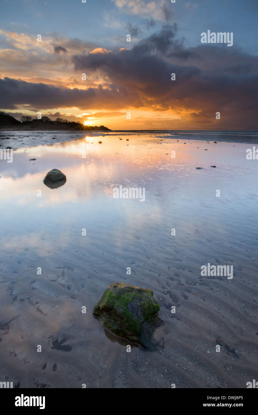 Die Sonne geht auf Greenan Beach, South Ayrshire. Schottland-2014 Stockfoto