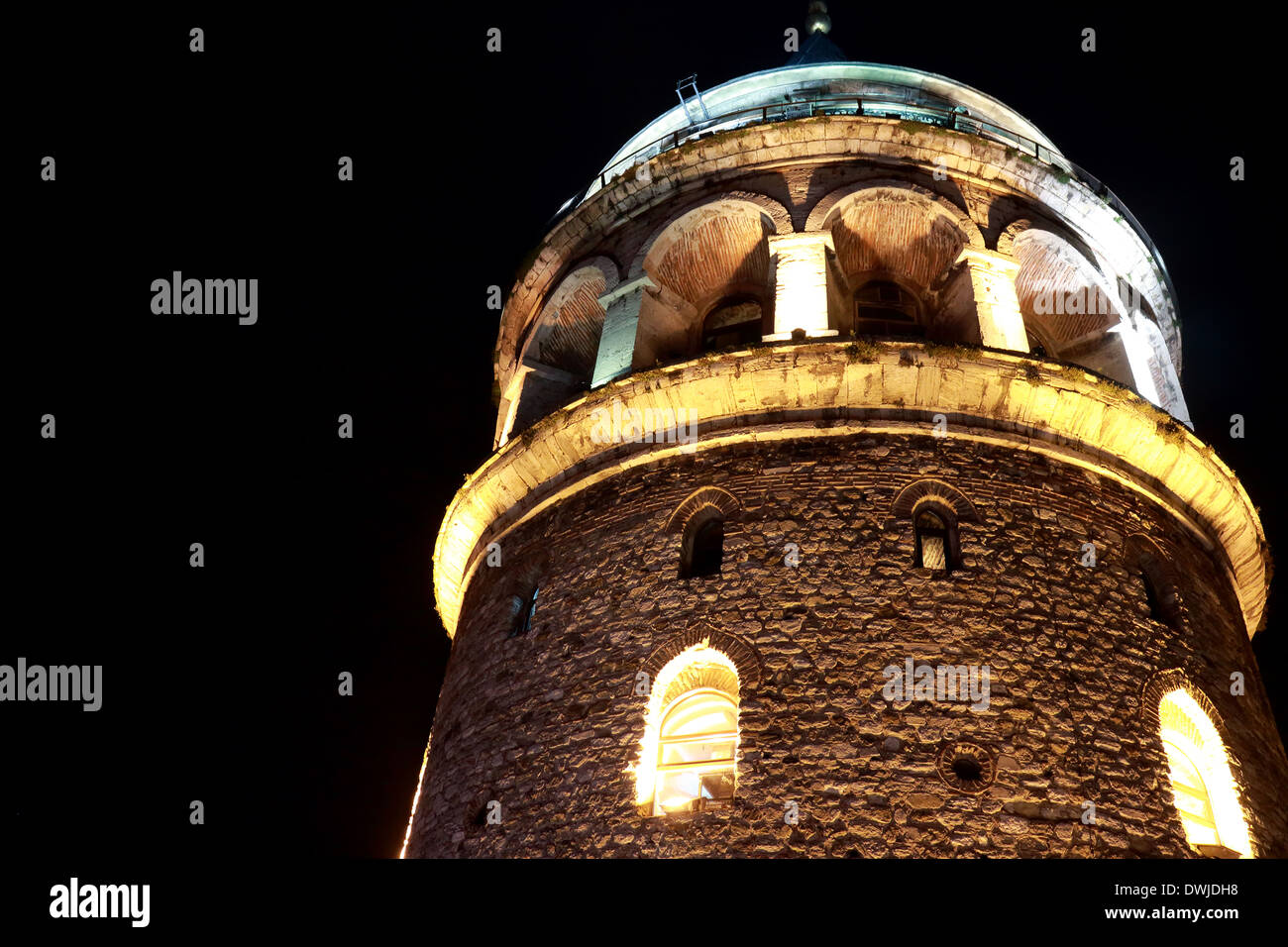 Nachtansicht der Galata-Turm In Istanbul Stockfoto