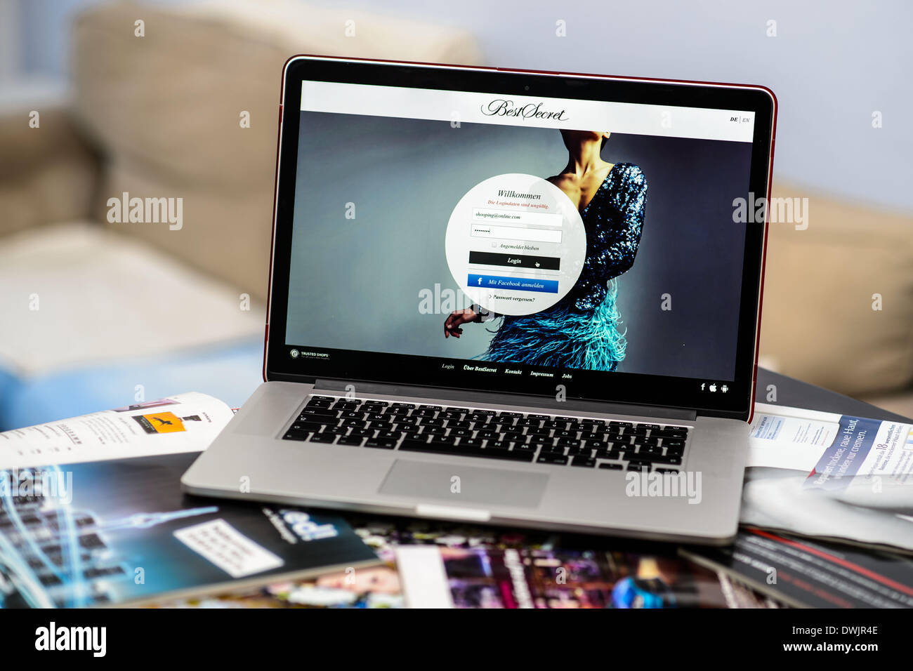 Auf einem Laptop gesehen ist die Website des Online-shopping-club "BestSecret". Foto: picture Alliance / Robert Schlesinger Stockfoto