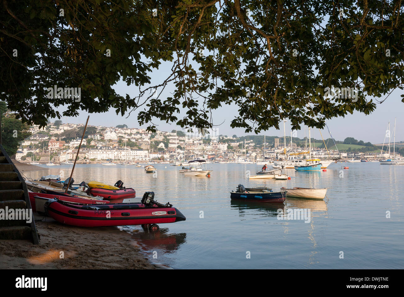 Blick auf die Mündung Salcombe in South Devon, mit Booten Stockfoto