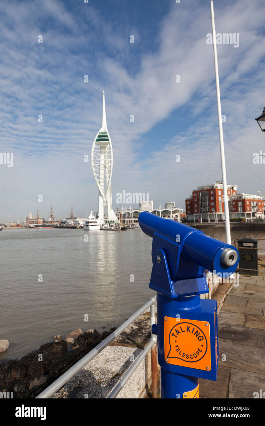 Sprechen Teleskop Spinnaker Tower, Portsmouth zu betrachten. Stockfoto