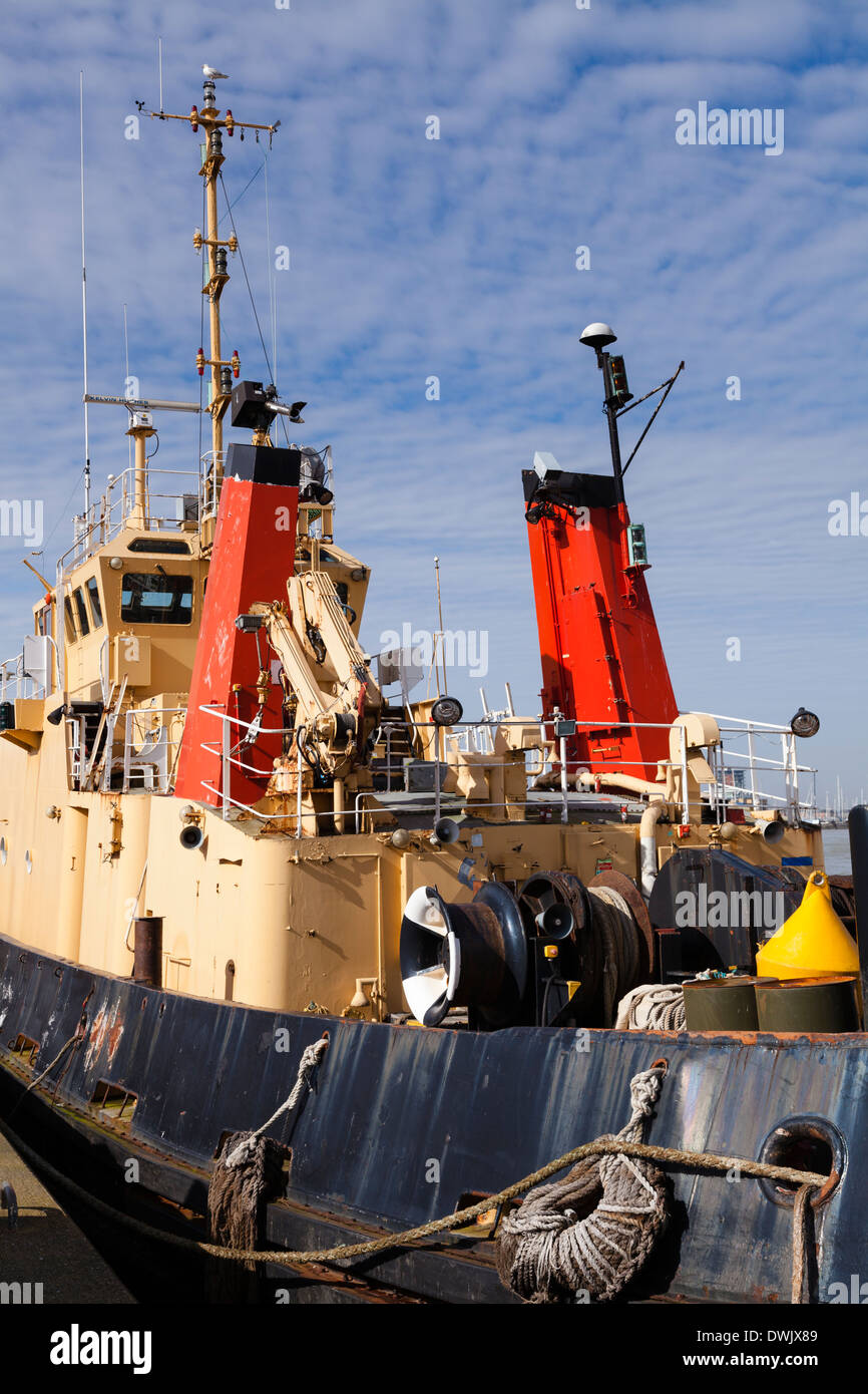 Nahaufnahme der gut funktionierende Winde Schlepper Gebrauchtboot. Stockfoto