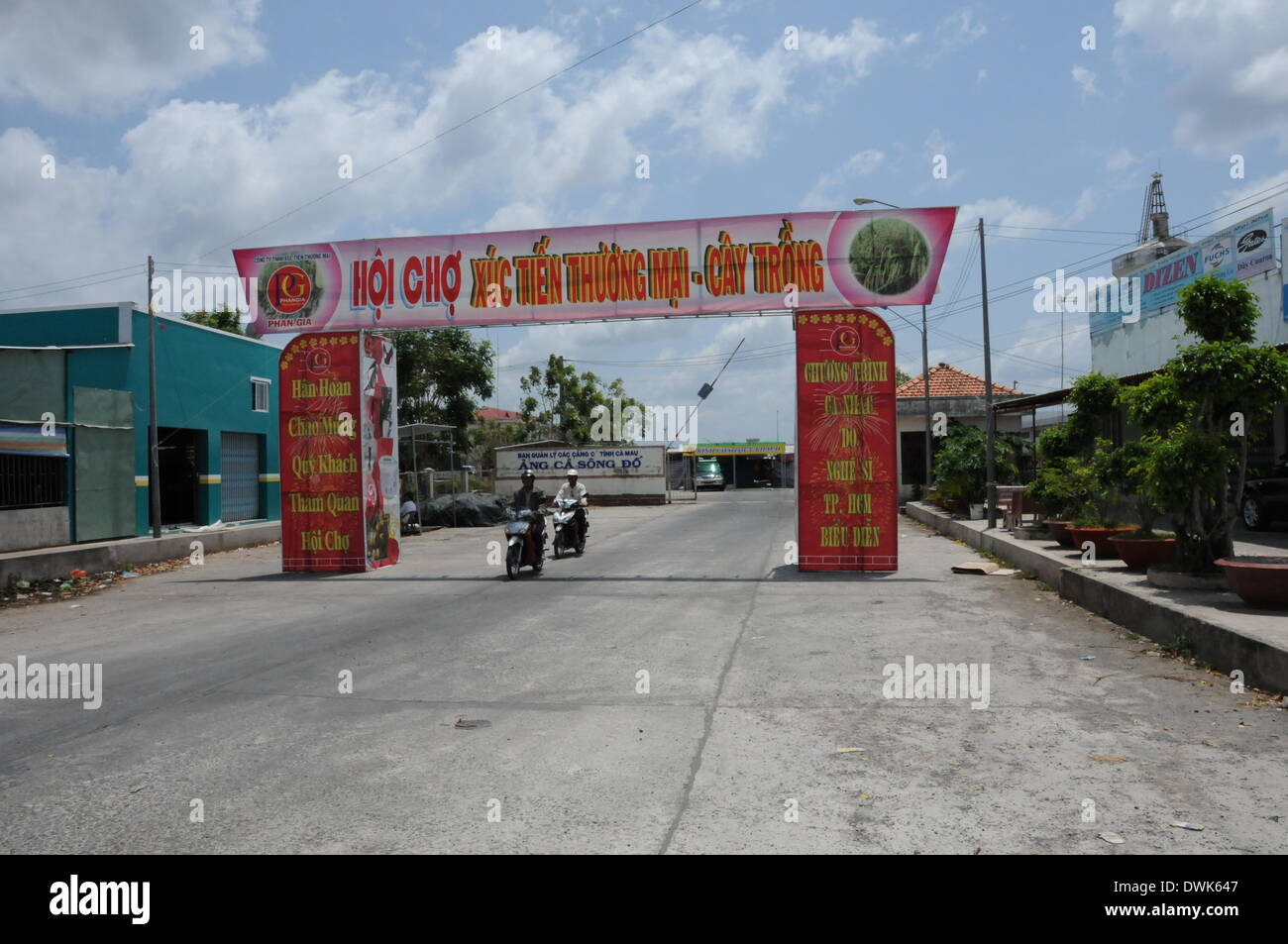 Ho-Chi-Minh-Stadt. 10. März 2014. Foto aufgenommen am 10. März 2014 zeigt der Song Doc Fischereihafen, etwa 40 Kilometer von Ca Mau Flughafen, Ca Mau Provinz, Vietnam. Dies ist einer der Häfen in der Lage, Flugzeug-Wracks zu erhalten, wenn die fehlenden Malaysia Airlines MH370 stürzte in der Nähe Ca Mau Flug. Bildnachweis: Nguyen Le Huyen/Xinhua/Alamy Live-Nachrichten Stockfoto